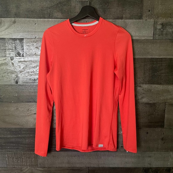 SOLD Patagonia Silkweight Crew Top Small - Picture 1 of 4
